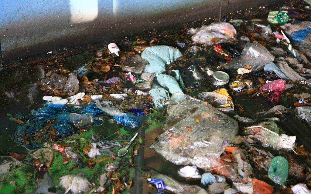 פסולת לא מופרדת המגיעה לאתר חירייה. אילוסטרציה (צילום: חן לאופולד/פלאש90)