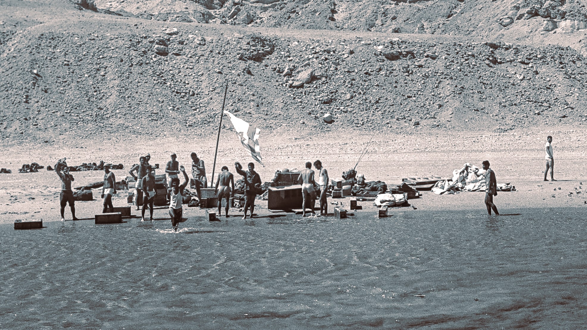חיילי מילואים באי טיראן במהלך מלחמת ששת הימים, 8 ביוני 1967 (צילום: אוסף התצלומים הלאומי, עיבוד מחשב)