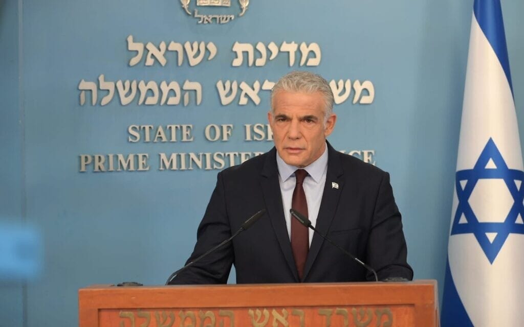 ראש הממשלה יאיר לפיד במשרד ראש הממשלה בירושלים, 28 באוגוסט 2022 (צילום: עמוס בן גרשום, לע"מ)
