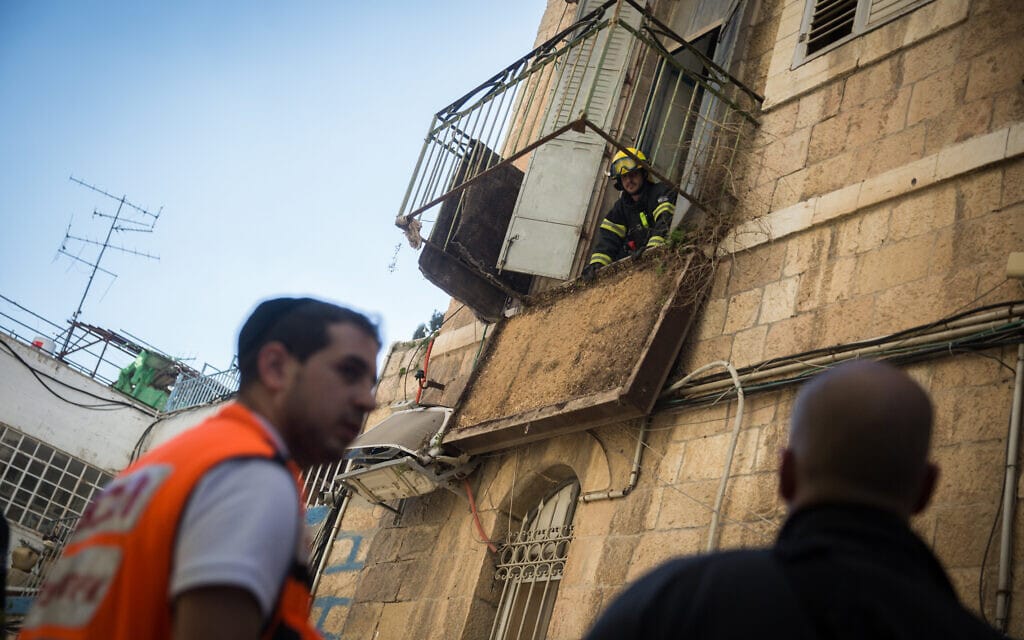 בניין שבו קרסה מרפסת במרכז ירושלים. 12 בינואר 2016 (צילום: Hadas Parush/Flash90)