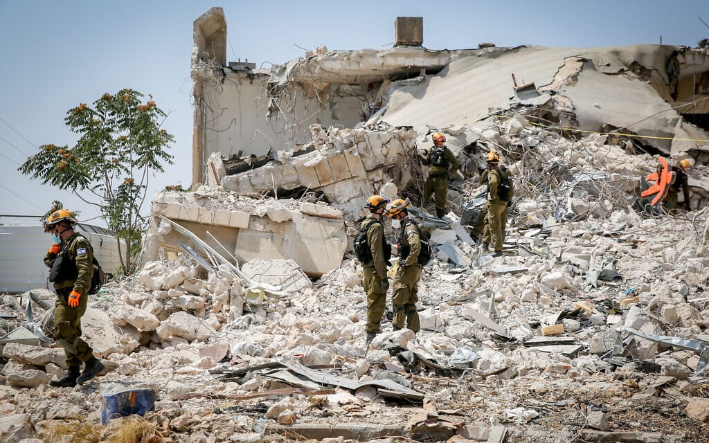 חיילי פיקוד העורף מתרגלים חילוץ מבניין שקרס. צפת, 7 בספטמבר 2020