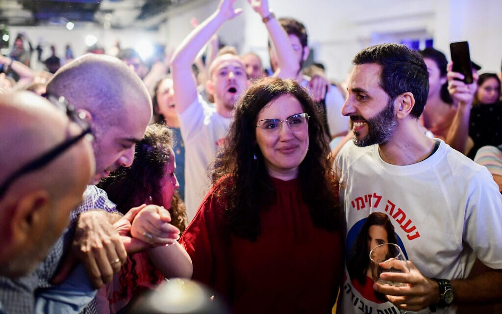 נעמה לזימי באירוע הכרזת תוצאות הפריימריז של העבודה, 9 באוגוסט 2022 (צילום: תומר נויברג, פלאש 90) נעמה לזימי באירוע הכרזת תוצאות הפריימריז של העבודה, 9 באוגוסט 2022 (צילום: תומר נויברג, פלאש 90)