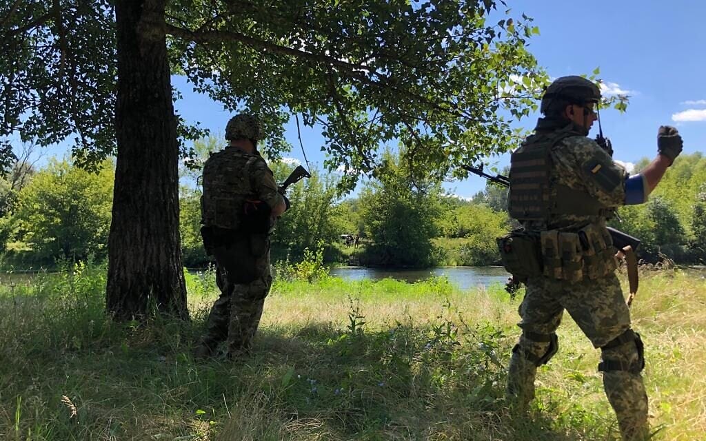 הצבא האוקראיני מאבטח את נהר הדונץ, 29 ביולי 2022 (צילום: לייזר ברמן)