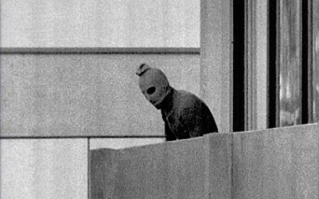 אחד הטרוריסטים שחטפו ורצחו את 11 הספורטאים באולימפיאדת מינכן 1972 (צילום: ויקיפדיה)