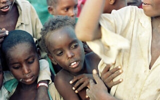 ילדים במחנה הפליטים במוגדישו