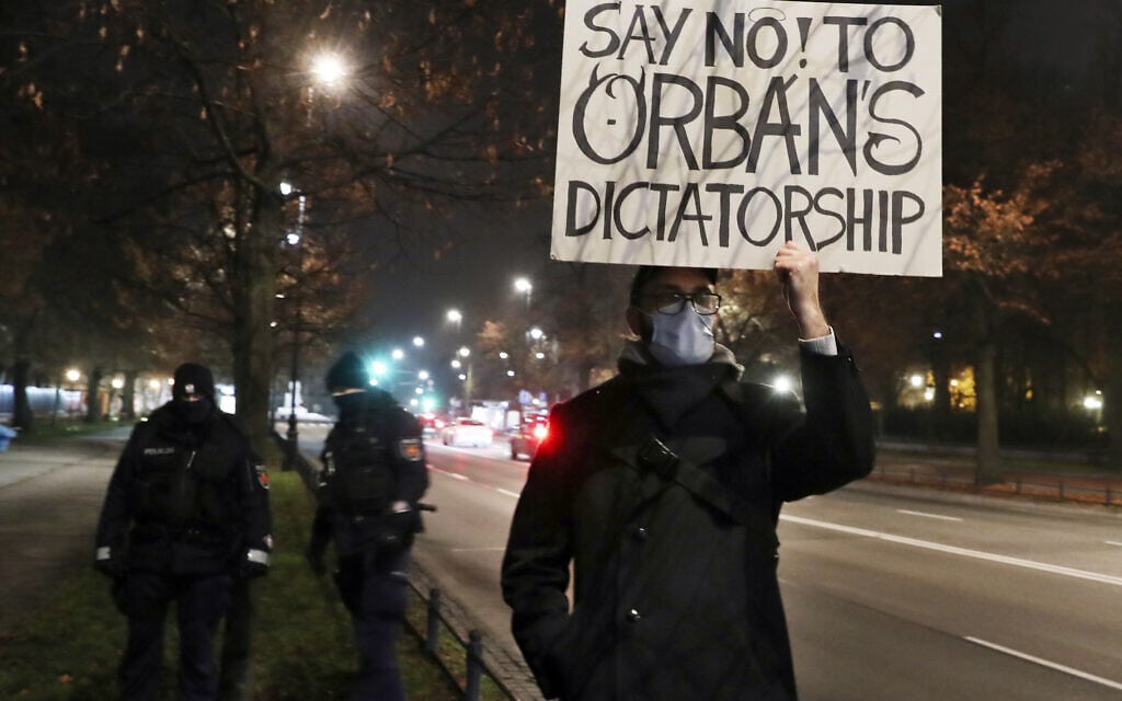 מחאה נגד ויקטור אורבן, אילוסטרציה (צילום: AP Photo/Czarek Sokolowski)