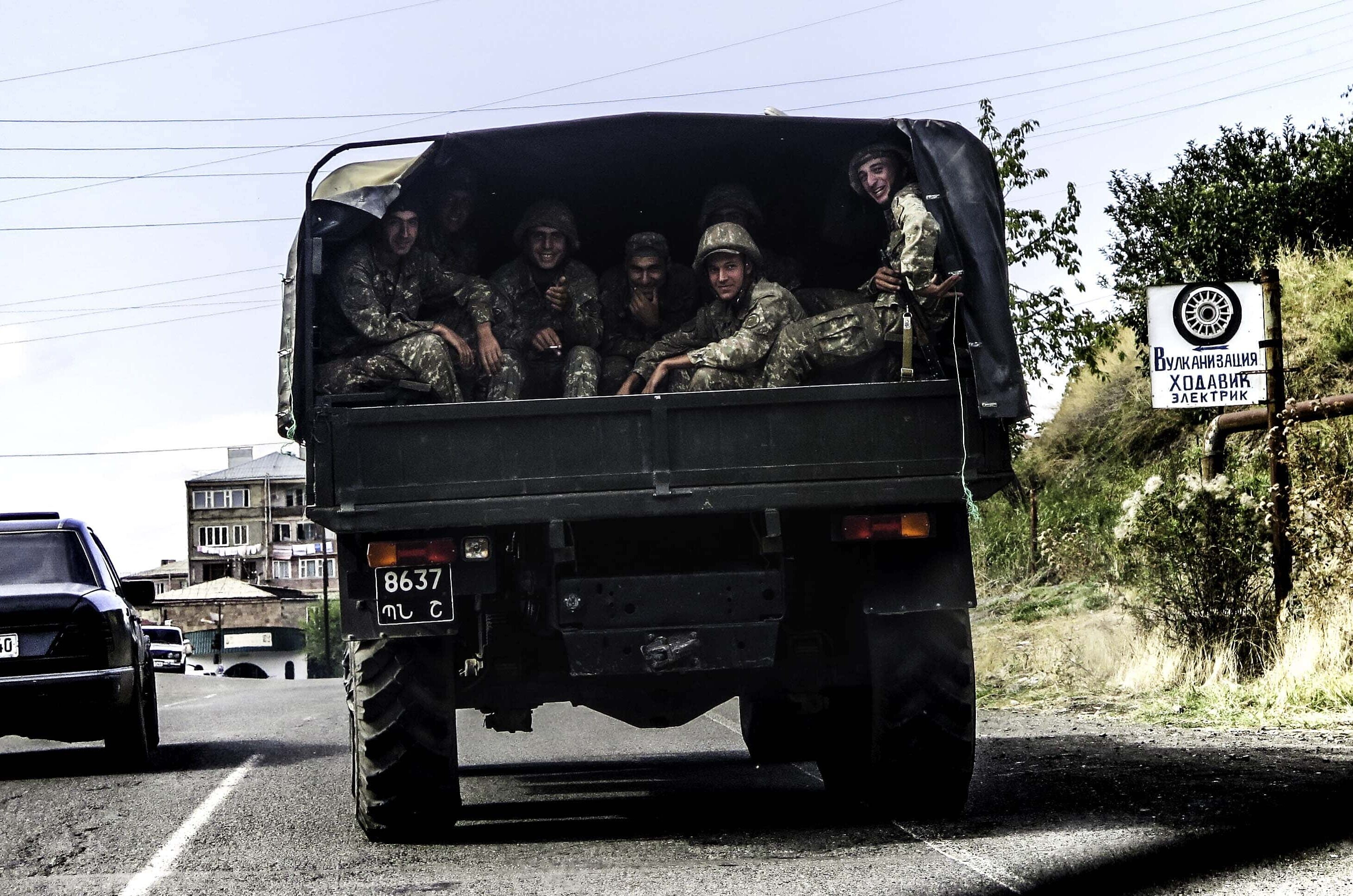 חיילים ארמנים בדרום המדינה, אוקטובר 2015 (צילום: גילעד שדה)