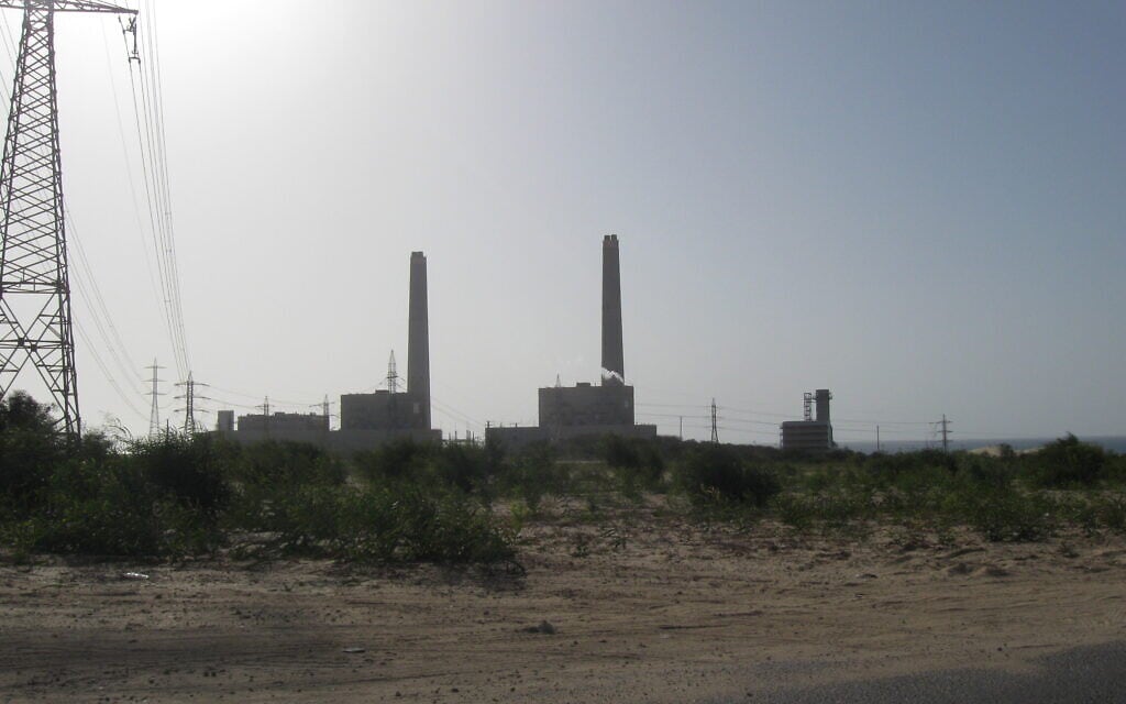 תחנת הכוח אשכול באשדוד (צילום: CC-BY-SA-3.0 yaakov2/Wikipedia)