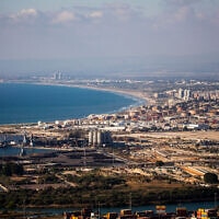 מפרץ חיפה, יולי 2022 (צילום: שיר תורם/פלאש90)