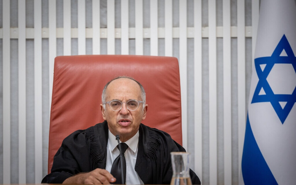 שופט בית המשפט העליון נעם סולברג בעת דיון בעתירה נגד מינויו של מני מזוז ליו"ר הוועדה המייעצת למינוי בכירים, 21 בספטמבר 2022 (צילום: יונתן זינדל/פלאש90)