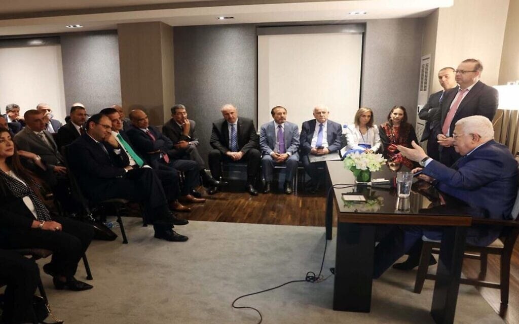 יו&quot;ר הרשות הפלסטינית מחמוד עבאס (אבו מאזן) נפגש עם פלסטינים-אמריקאים בניו יורק, 22 בספטמבר 2022 (צילום: WAFA)