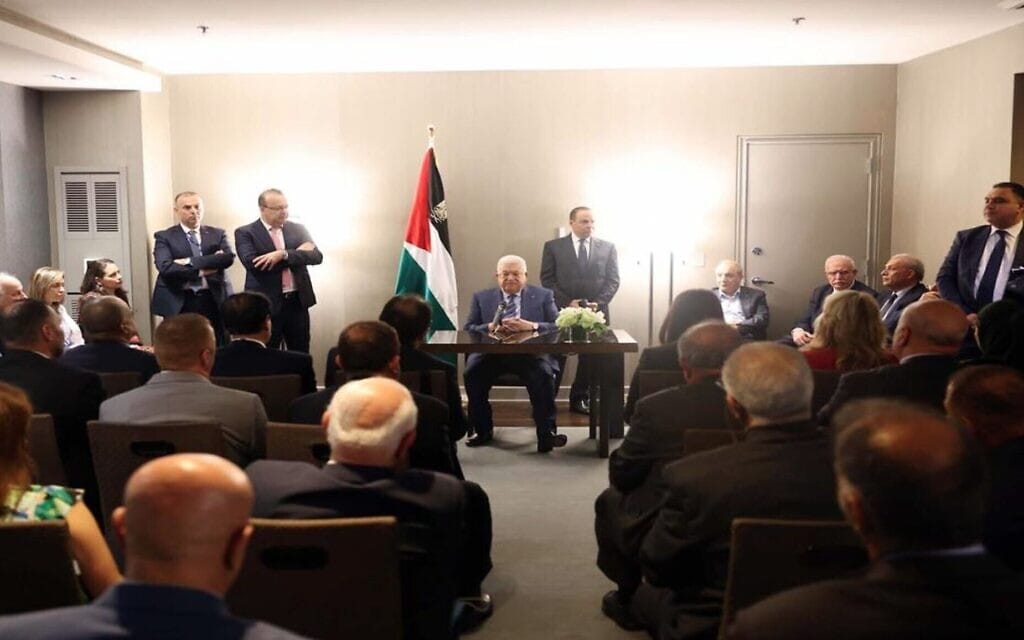 יו&quot;ר הרשות הפלסטינית מחמוד עבאס (אבו מאזן) נפגש עם פלסטינים-אמריקאים בניו יורק, 22 בספטמבר 2022 (צילום: WAFA)