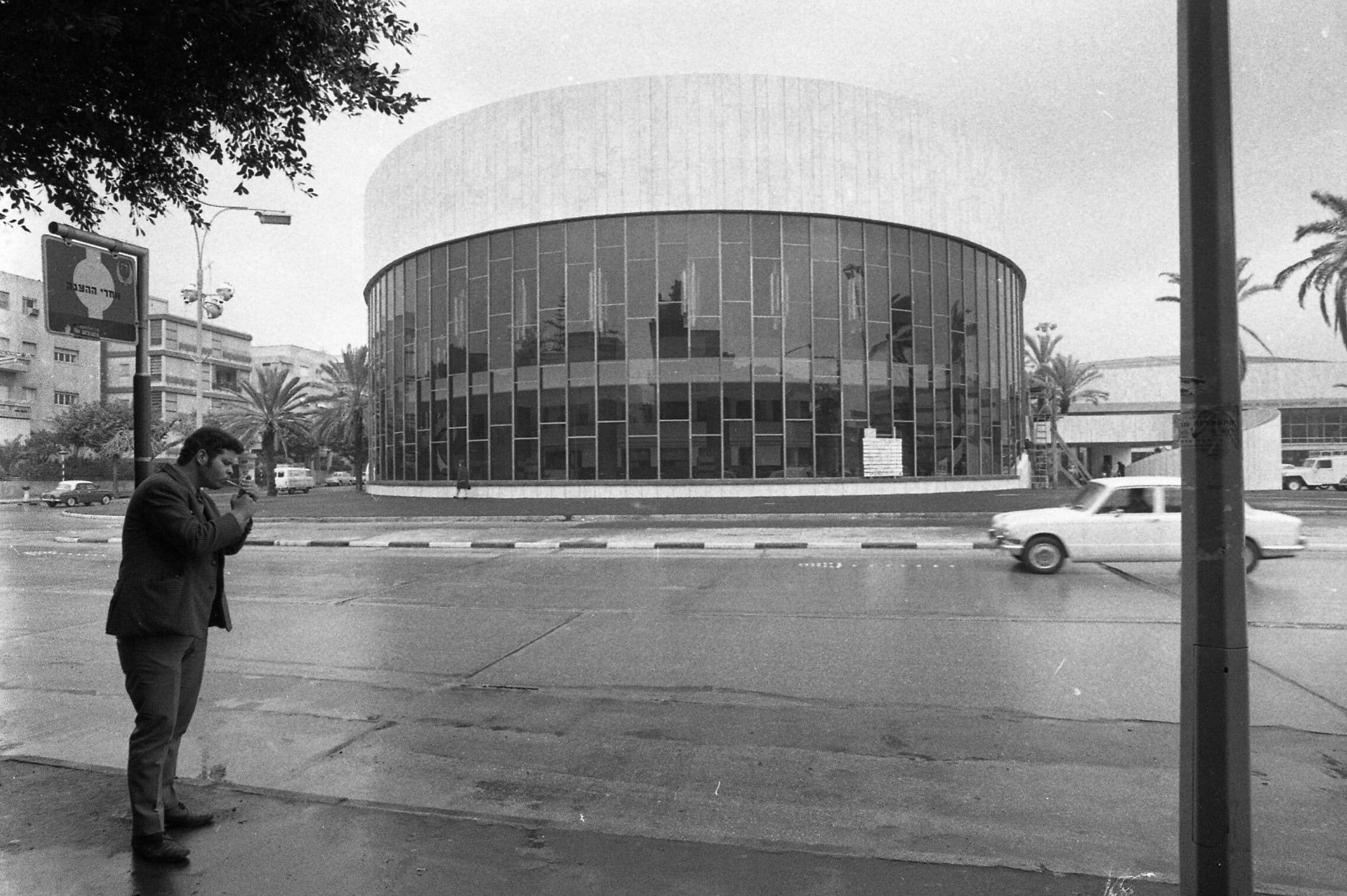 תאטרון &quot;הבימה&quot; ב-1970 (צילום: ארכיון דן הדני, הספרייה הלאומית)