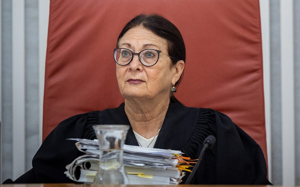 נשיאת בית המשפט העליון אסתר חיות (צילום: יונתן זינדל/פלאש90)