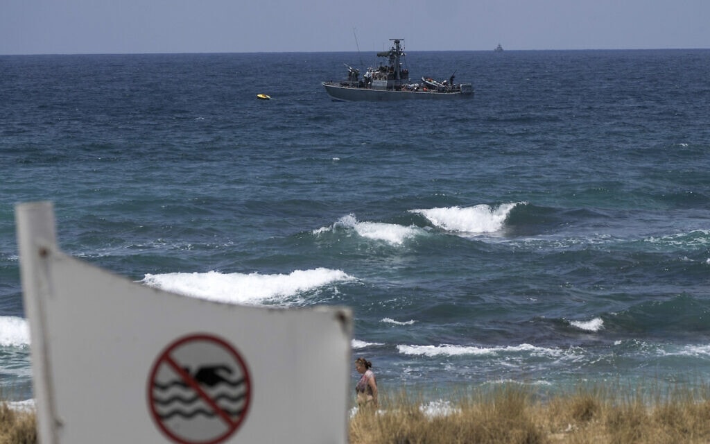 כלי שיט של זרוע הים בקרבת הגבול עם לבנון, 3 ביולי 2022 (צילום: Ariel Schalit, AP)