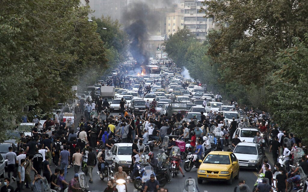 המחאה באיראן, 21 בספטמבר 2022 (צילום: AP Photo)