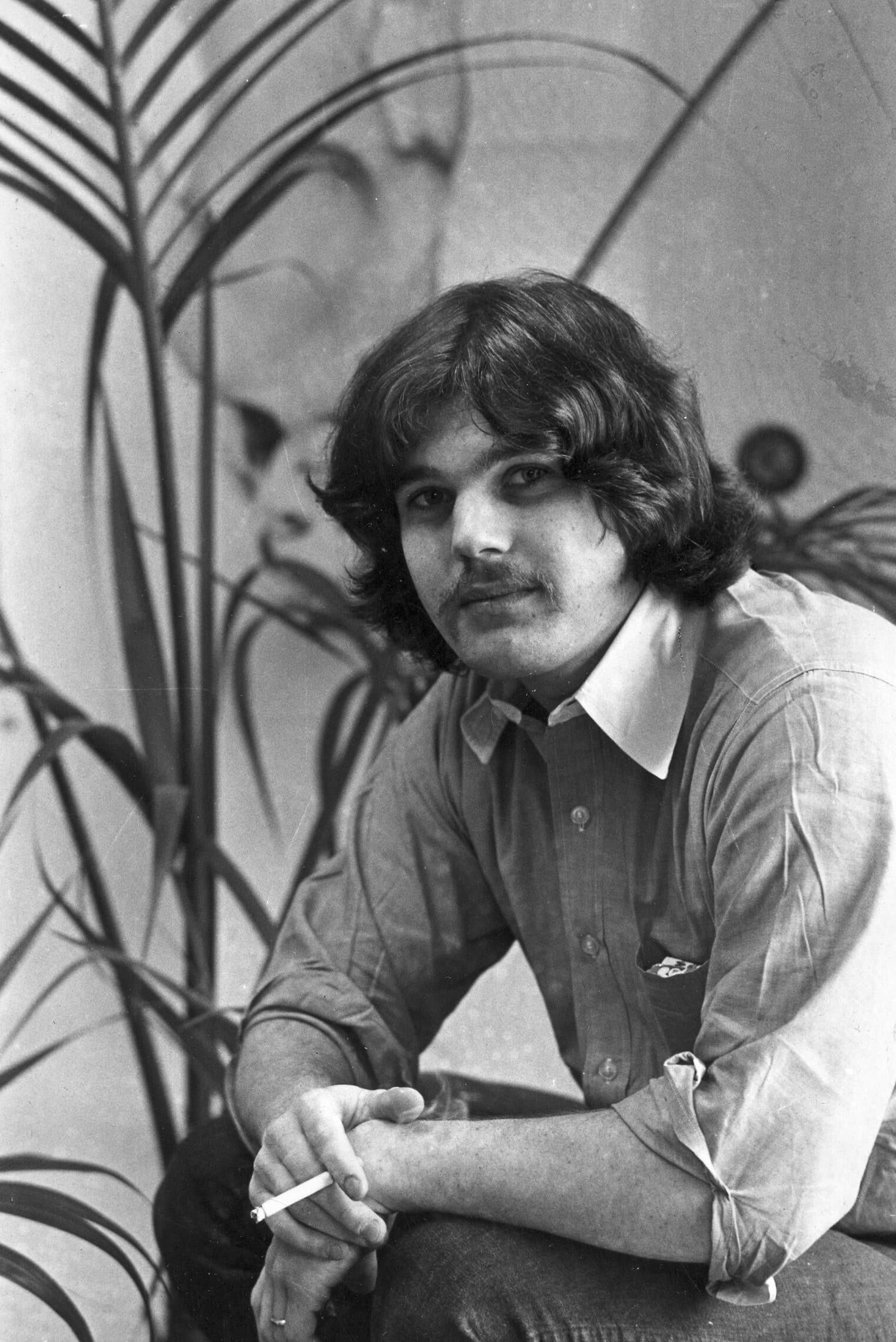 יאן ונר במשרדי ה&quot;רולינג סטון&quot; בסן פרנציסקו ב-1970 (צילום: AP Photo)
