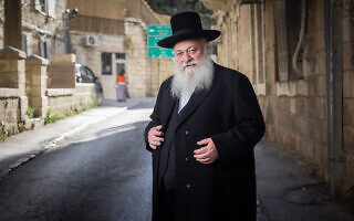 יו"ר אגודת ישראל והעומד בראש רשימת יהדות התורה, הרב יצחק גולדקנופף, מצטלם בירושלים, 13 בספטמבר 2022 (צילום: יונתן זינדל/פלאש90) יו"ר אגודת ישראל והעומד בראש רשימת יהדות התורה, הרב יצחק גולדקנופף, מצטלם בירושלים, 13 בספטמבר 2022 (צילום: יונתן זינדל/פלאש90)