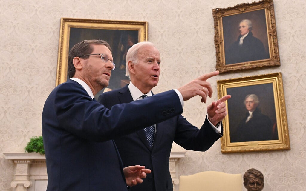 הנשיא יצחק הרצוג בפגישה עם נשיא ארה"ב ג'ו ביידן בבית הלבן בוושינגטון, 26 באוקטובר 2022 (צילום: קובי גדעון/לע"מ)