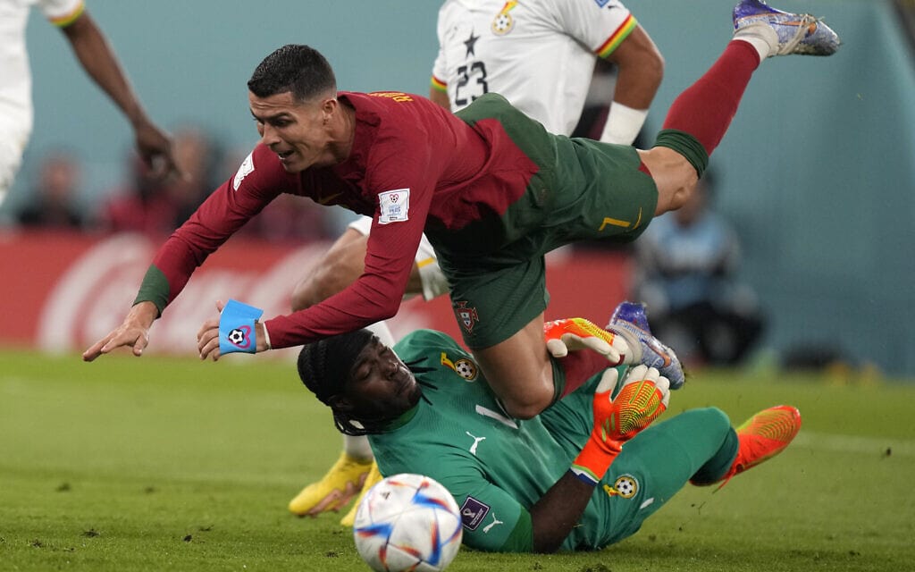 כריסטיאנו רונאלדו במשחק פורטוגל מול גאנה במונדיאל בקטאר, 24 בנובמבר 2022 (צילום: AP Photo/Darko Bandic)