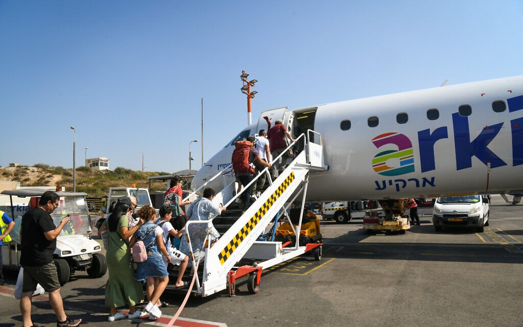 טיסת ארקיע משדה דב לאילת ב-2019 (צילום: פלאש90)