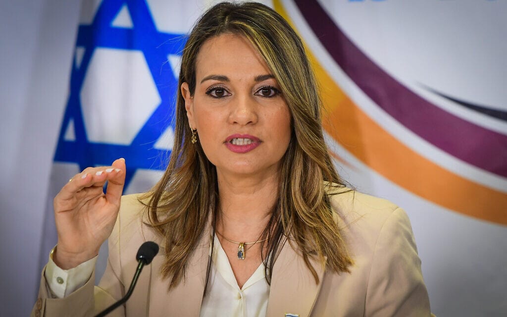 שרת החינוך יפעת שאשא ביטון נושאת דברים בתל אביב, 9 במאי 2022 (צילום: אבשלום ששוני, פלאש 90) שרת החינוך יפעת שאשא ביטון נושאת דברים בתל אביב, 9 במאי 2022 (צילום: אבשלום ששוני, פלאש 90)