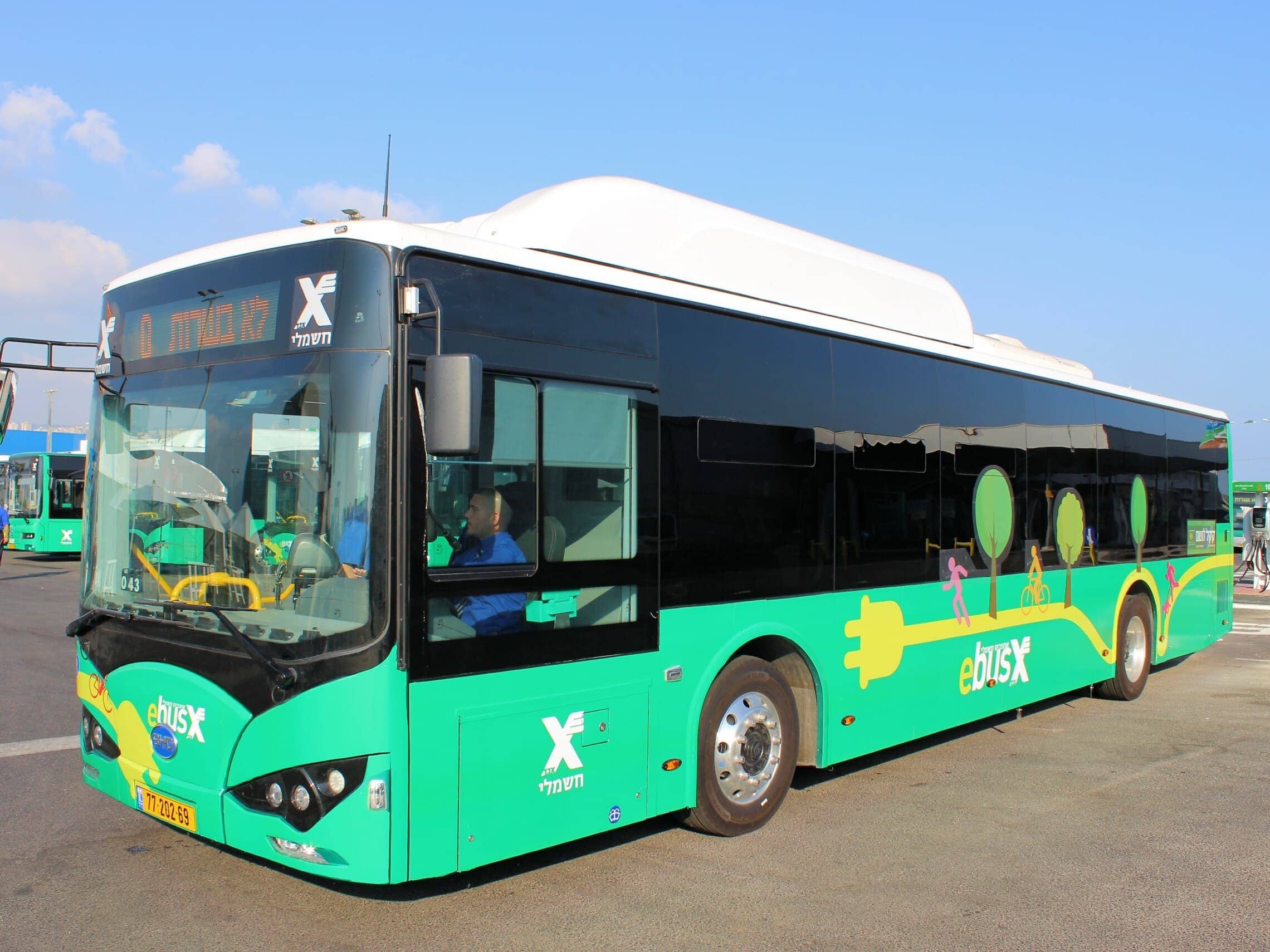 Ten buses. Автобус Эгед. Электробус экология. Зелёный электроавтобус.