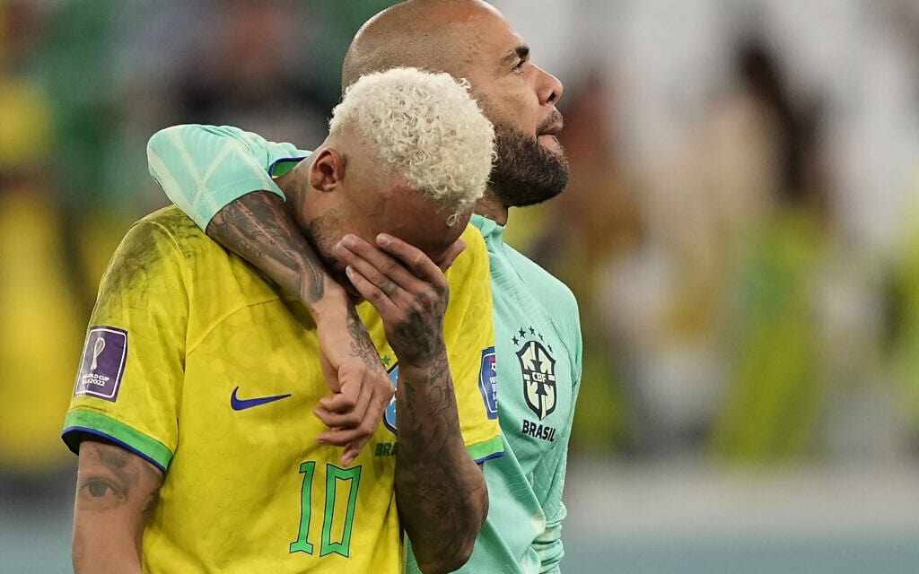 ניימאר פורץ בבכי אחרי ההפסד של ברזיל מול קרואטיה ברבע הגמר של המונדיאל בקטאר, 9 בדצמבר 2022 (צילום: AP Photo/Martin Meissner)