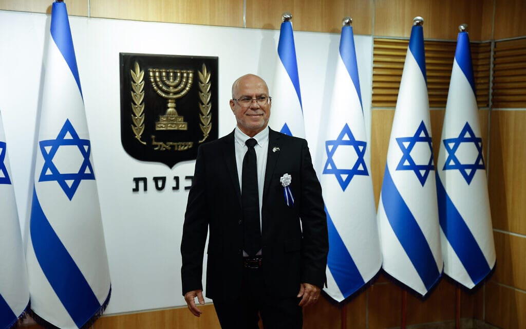 חבר הכנסת צבי פוגל מעוצמה יהודית ביום השבעת הכנסת, 15 בנובמבר 2022 (צילום: אוליבר פיטוסי/פלאש90) חבר הכנסת צבי פוגל מעוצמה יהודית ביום השבעת הכנסת, 15 בנובמבר 2022 (צילום: אוליבר פיטוסי/פלאש90)