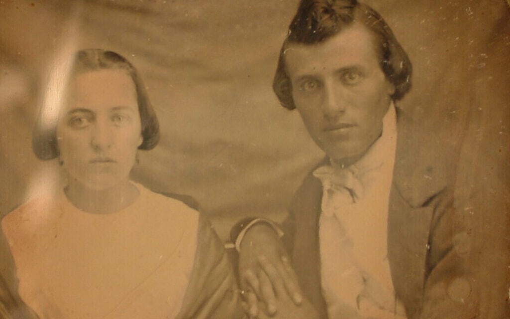 מרקוס שפיגל ואשתו קרוליין בשנות ה־50 של המאה ה־19 (צילום: Courtesy of the Spertus Institute, Chicago/ NYU Press/ Shapell Foundation)