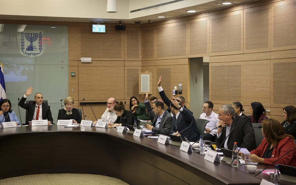 הצבעה בישיבה של הוועדה המיוחדת לדיון בהצעה לתיקון פקודת המשטרה, 25 בדצמבר 2022 (צילום: נועם מושקוביץ, דוברות הכנסת) הצבעה בישיבה של הוועדה המיוחדת לדיון בהצעה לתיקון פקודת המשטרה, 25 בדצמבר 2022 (צילום: נועם מושקוביץ, דוברות הכנסת)