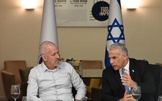 ראש הממשלה יאיר לפיד בפגישה עם ראש השב"כ רונן בר, 20 בדצמבר 2022 (צילום: חיים צח/ לע"מ) ראש הממשלה יאיר לפיד בפגישה עם ראש השב"כ רונן בר, 20 בדצמבר 2022 (צילום: חיים צח/ לע"מ)