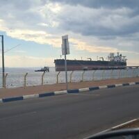 מכלית נפט במסוף קצא"א באילת. 26 בדצמבר 2022 (צילום: דוברות החברה להגנת הטבע)
