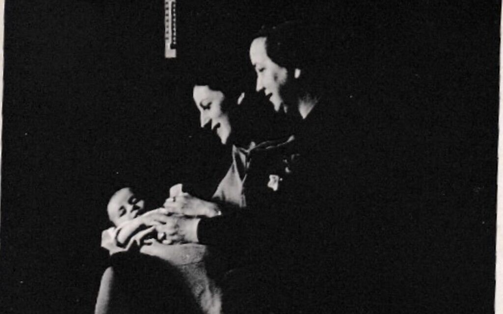 אשתו של נח צייטלין, חיה אמו והתינוק יהושע שנספו בשואה, בצילום משנת 939 (צילום: באדיבות המשפחה)