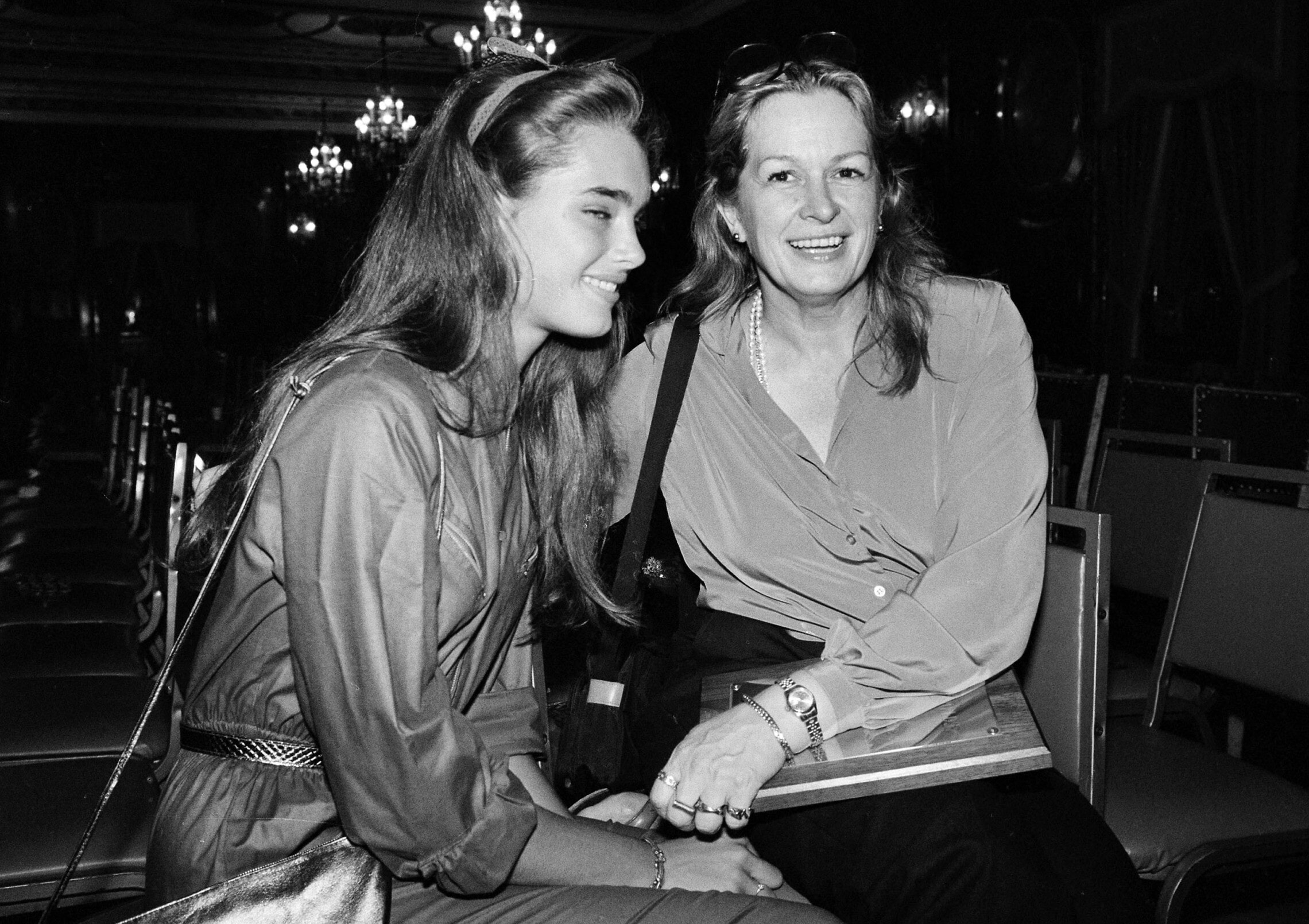 השחקנית ברוק שילדס לצד אימה טרי, 1980 (צילום: AP Photo, file)