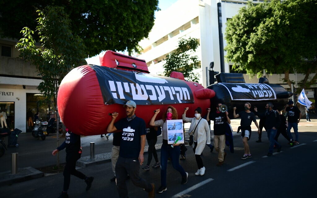 הפגנה נגד בנימין נתניהו בגין פרשת הצוללות בתל אביב, 22 בינואר 2021 (צילום: Tomer Neuberg/Flash90)