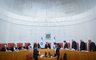 הרכב של 11 שופטי בית המשפט העליון בדיון על מינויו של אריה דרעי לשר, 5 בינואר 2023 (צילום: יונתן זינדל/פלאש90) הרכב של 11 שופטי בית המשפט העליון בדיון על מינויו של אריה דרעי לשר, 5 בינואר 2023 (צילום: יונתן זינדל/פלאש90)