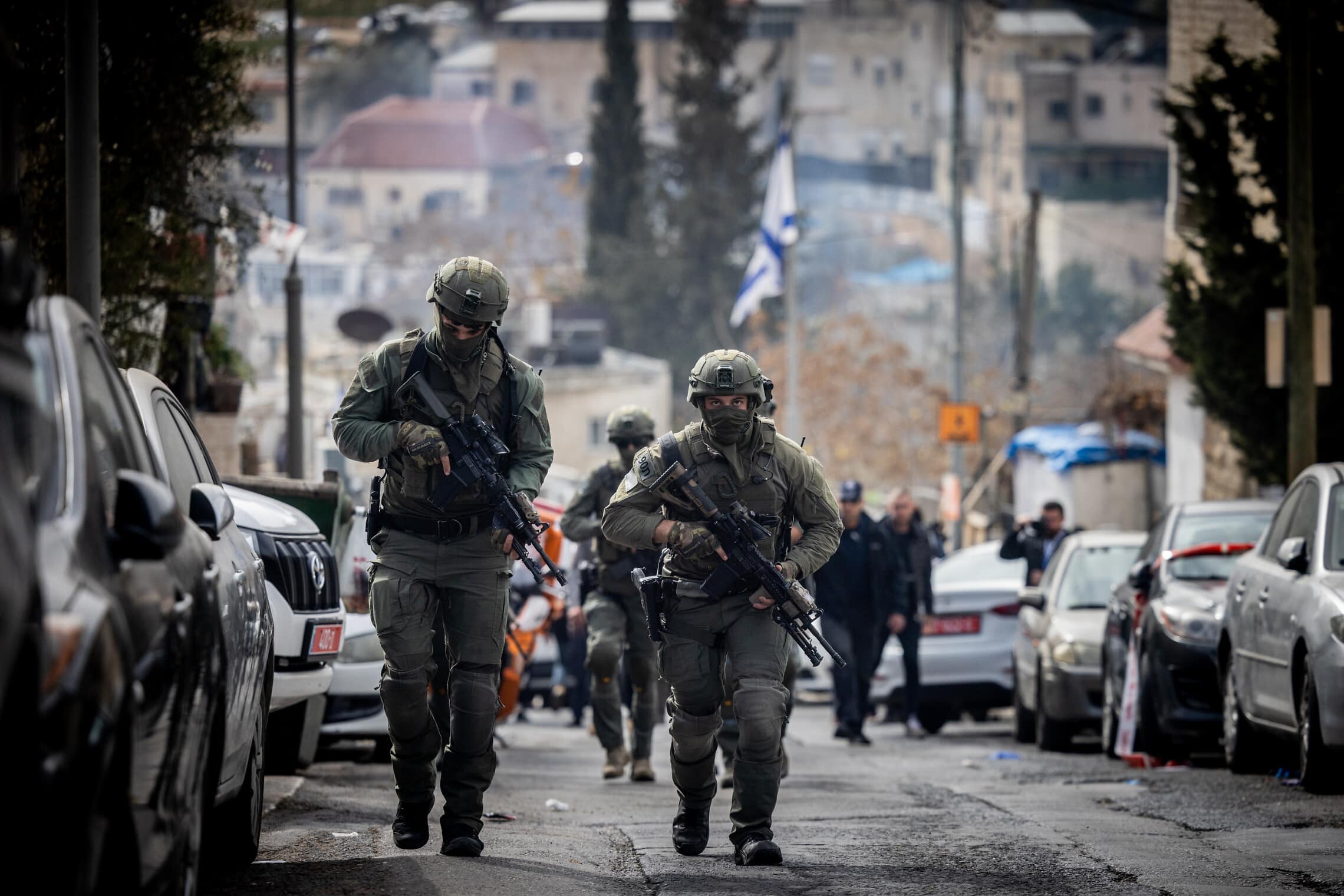 כוחות הביטחון בזירת הפיגוע בעיר דוד בירושלים, 28 בינואר 2023 (צילום: יונתן זינדל/פלאש90)