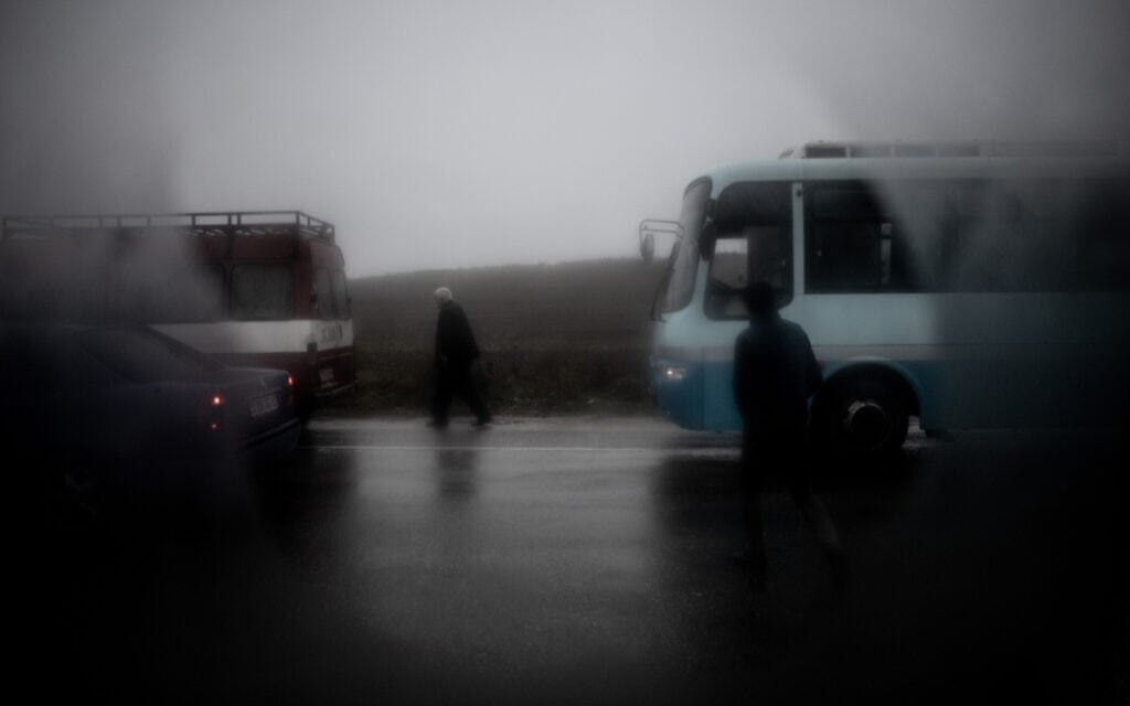 פליטים ארמנים במעבר לאצ'ין, אוקטובר 2020 (צילום: גילעד שדה)