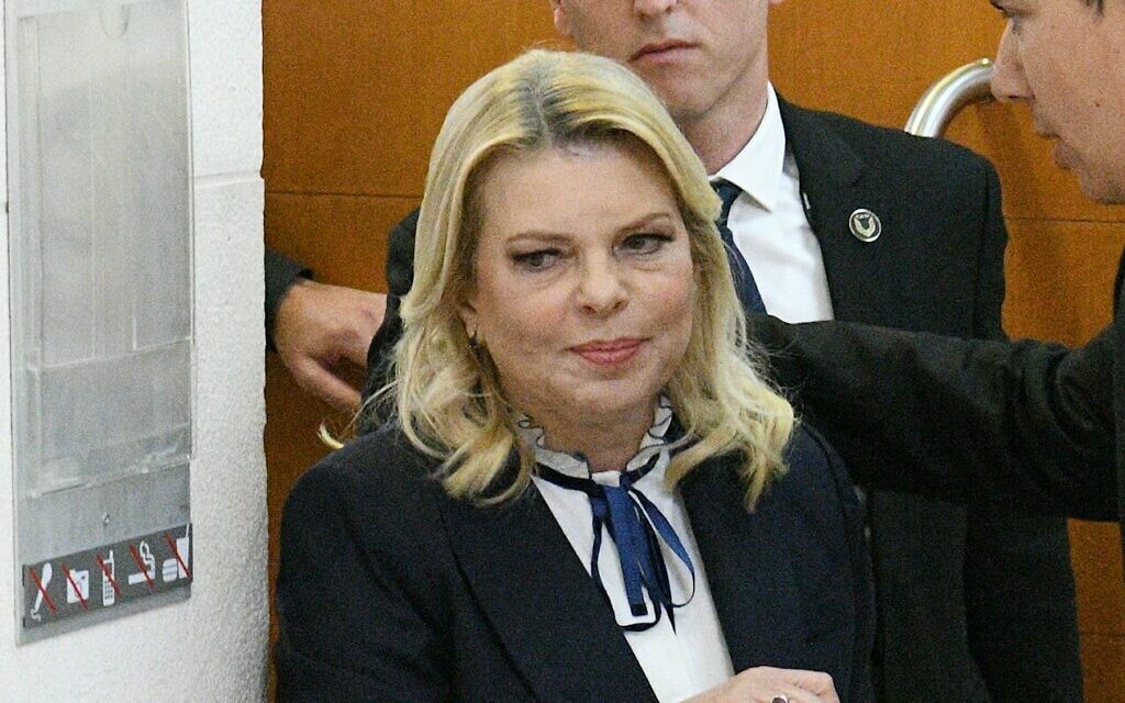 שרה נתניהו מגיעה לעדות בתביעת לשון הרע של דוד שמרון, 23 בינואר 2023 (צילום: ראובן קסטרו/פול) שרה נתניהו מגיעה לעדות בתביעת לשון הרע של דוד שמרון, 23 בינואר 2023 (צילום: ראובן קסטרו/פול)