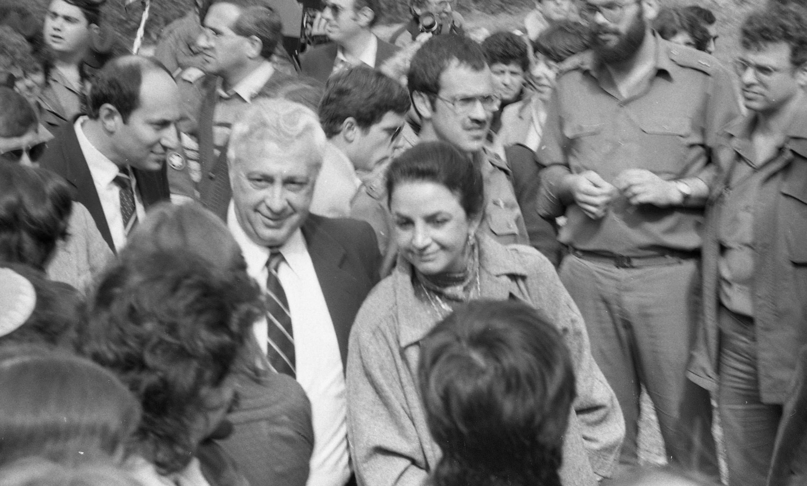 אריאל שרון ואשתו לילי ב-1983 (צילום: ארכיון דן הדני, הספרייה הלאומית)