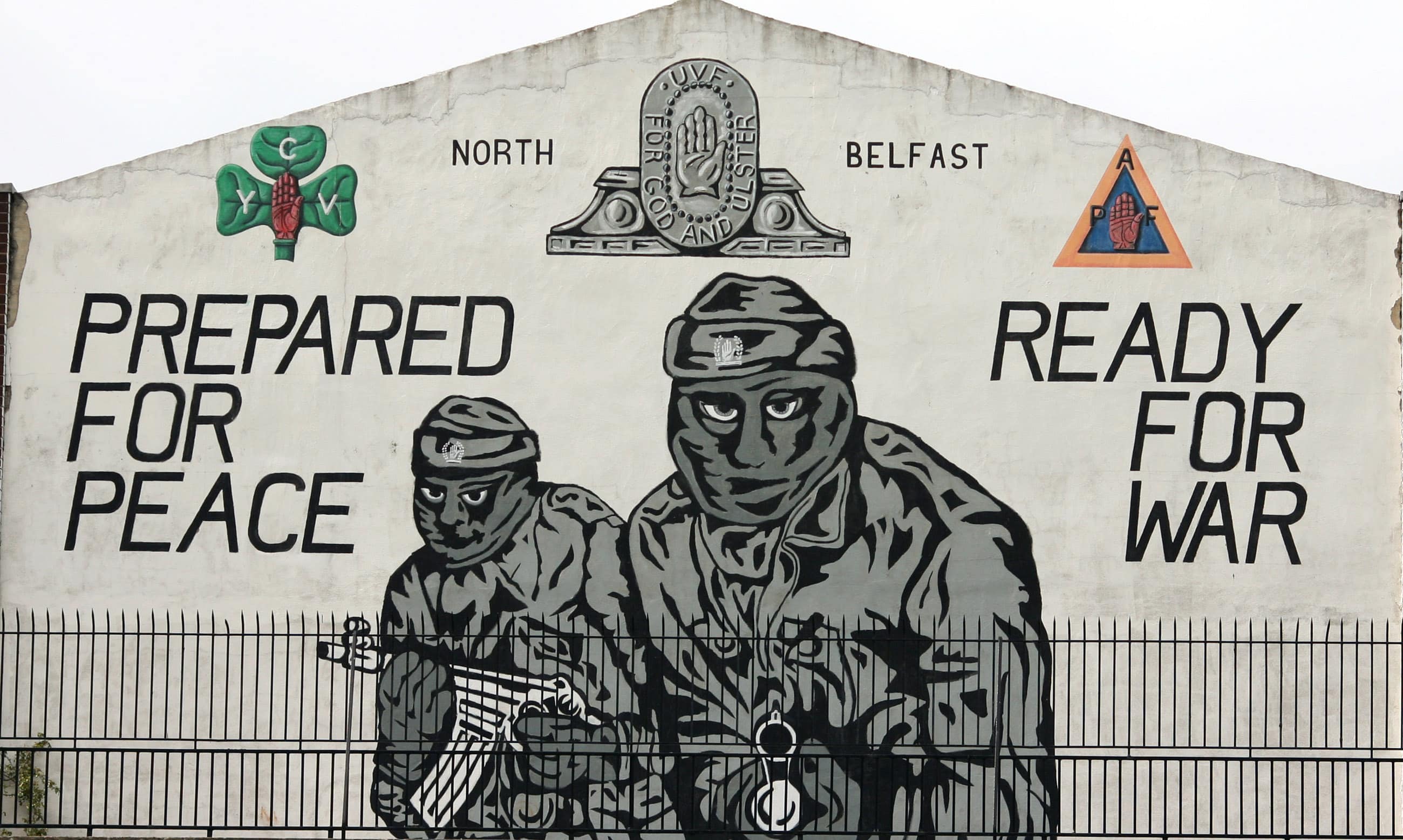 ציור קיר בבלפאסט, צפון אירלנד (צילום: AP Photo/Peter Morrison)