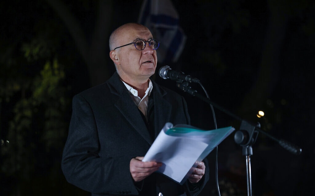 ראש השב"כ לשעבר יורם כהן נואם בהפגנת הימין בגן הפעמון בירושלים, 18 בפברואר 2023 (צילום: יונתן זינדל, פלאש 90) ראש השב"כ לשעבר יורם כהן נואם בהפגנת הימין בגן הפעמון בירושלים, 18 בפברואר 2023 (צילום: יונתן זינדל, פלאש 90)