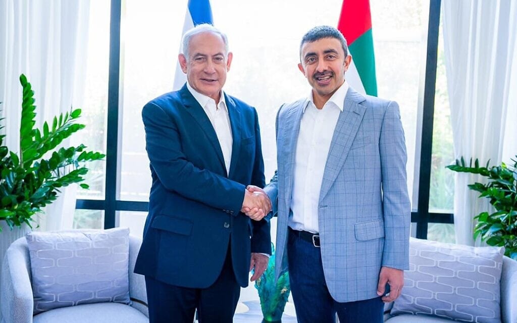 יושב ראש האופוזיציה דאז בנימין נתניהו נפגש עם שר החוץ של איחוד האמירויות הערביות, עבדאללה בן זאיד, בתל אביב, 16 בספטמבר 2022