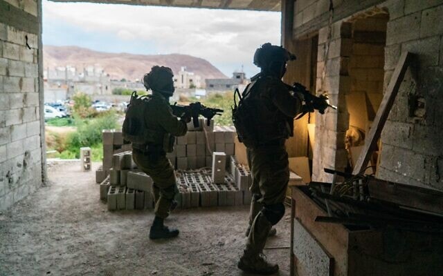 חיילי צה"ל ביריחו, 4 בפברואר 2023 (צילום: דובר צה"ל) חיילי צה"ל ביריחו, 4 בפברואר 2023 (צילום: דובר צה"ל)