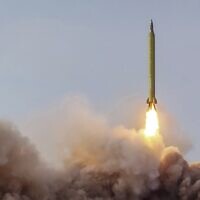 שיגור טיל איראני במסגרת תרגיל צבאי, 16 בינואר 2021 (צילום: Iranian Revolutionary Guard/Sepahnews via AP)