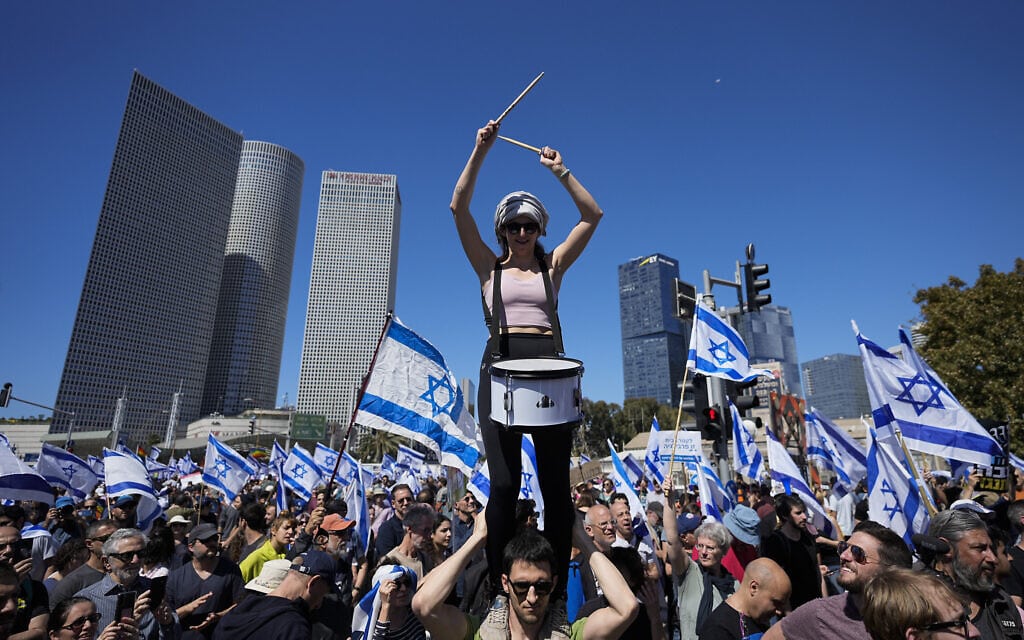 הפגנה בתל אביב נגד הממשלה, 2023 (צילום: AP Photo/Ohad Zwigenberg)