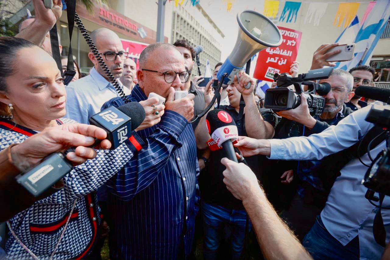 יו&quot;ר ההסתדרות ארנון בר־דוד מכריז על שביתה כללית מיידית בעקבות המהפכה המשפטית, 27 במרץ 2023 (צילום: Avshalom Sassoni/Flash90)