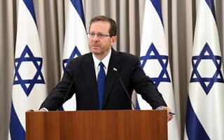 הנשיא יצחק הרצוג בבית הנשיא בירושלים, 9 במרץ 2023 (צילום: חיים צח, לע"מ) הנשיא יצחק הרצוג בבית הנשיא בירושלים, 9 במרץ 2023 (צילום: חיים צח, לע"מ)