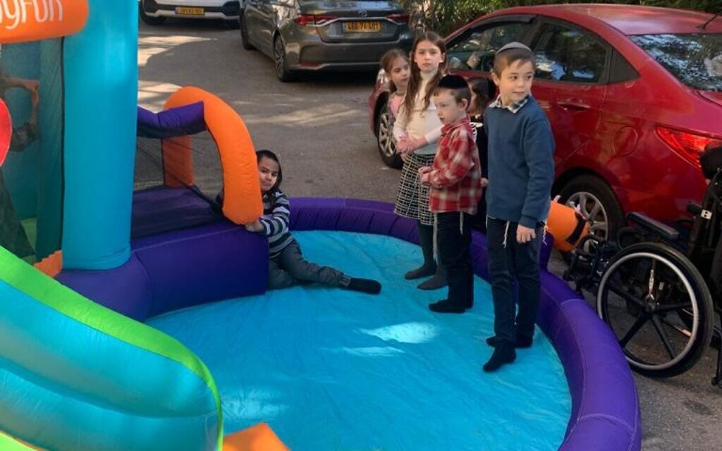 פעילות לילדים בעלי צרכים מיוחדים בעמותת בית חם בחיפה (צילום: יחצ לימור כרסנטי)